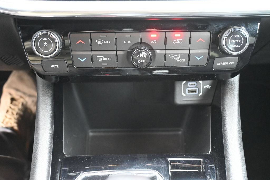 Used 2023 Jeep Compass Limited AWD/4WD image 13