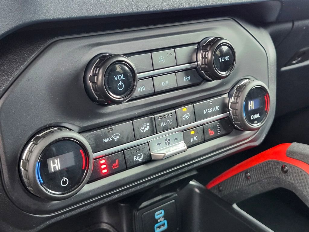 Certified 2025 Ford Bronco Heritage Edition AWD/4WD image 21