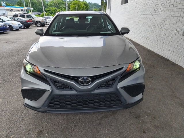Used 2022 Toyota Camry SE FWD video 3