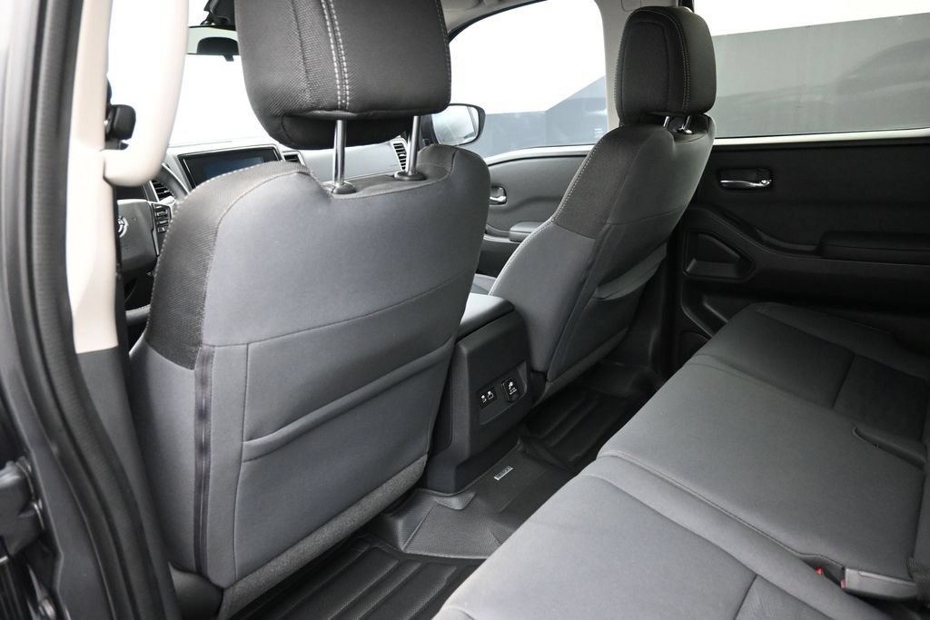 Used 2022 Nissan Frontier SV RWD image 24