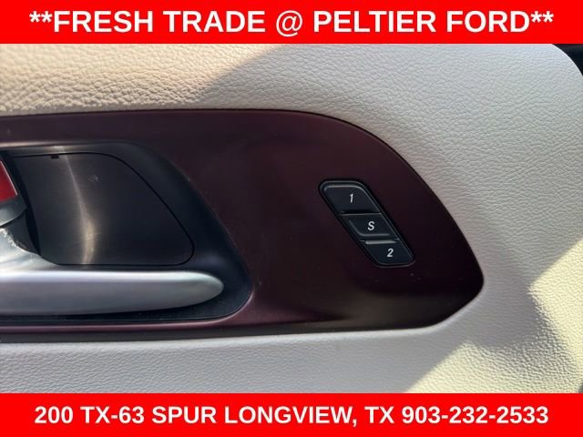 Used 2017 Chrysler Pacifica Limited FWD image 22