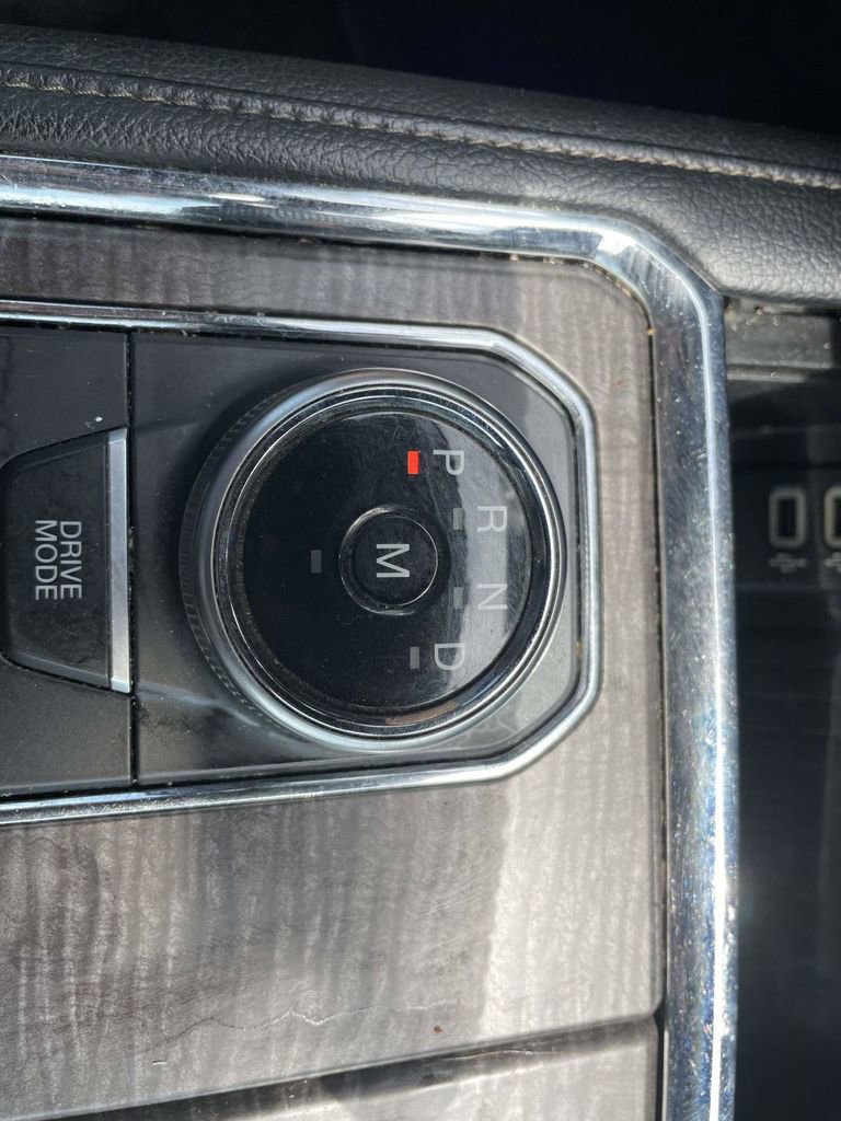 Certified 2019 Ford Expedition Limited w/ Equipment Group 301A RWD image 17