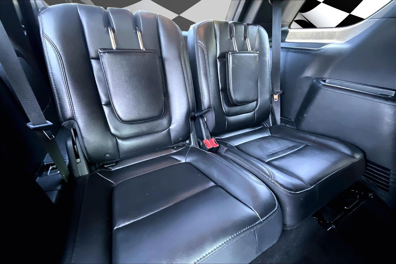 Certified 2018 Ford Explorer XLT w/ Equipment Group 202A AWD/4WD image 28