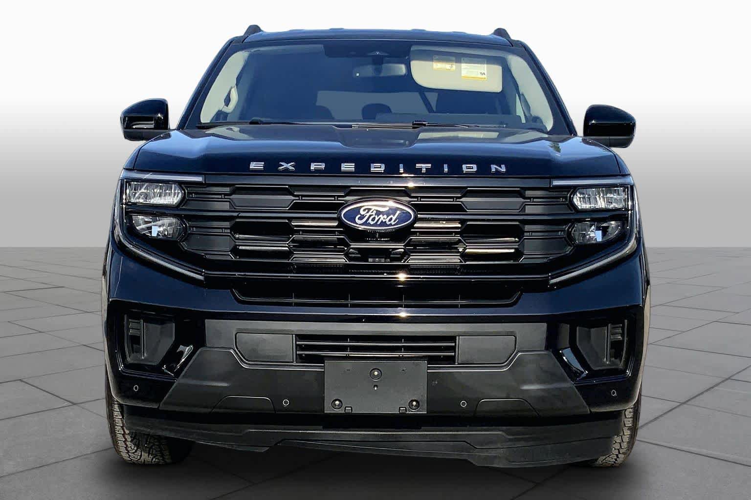 Certified 2025 Ford Expedition Active RWD image 4