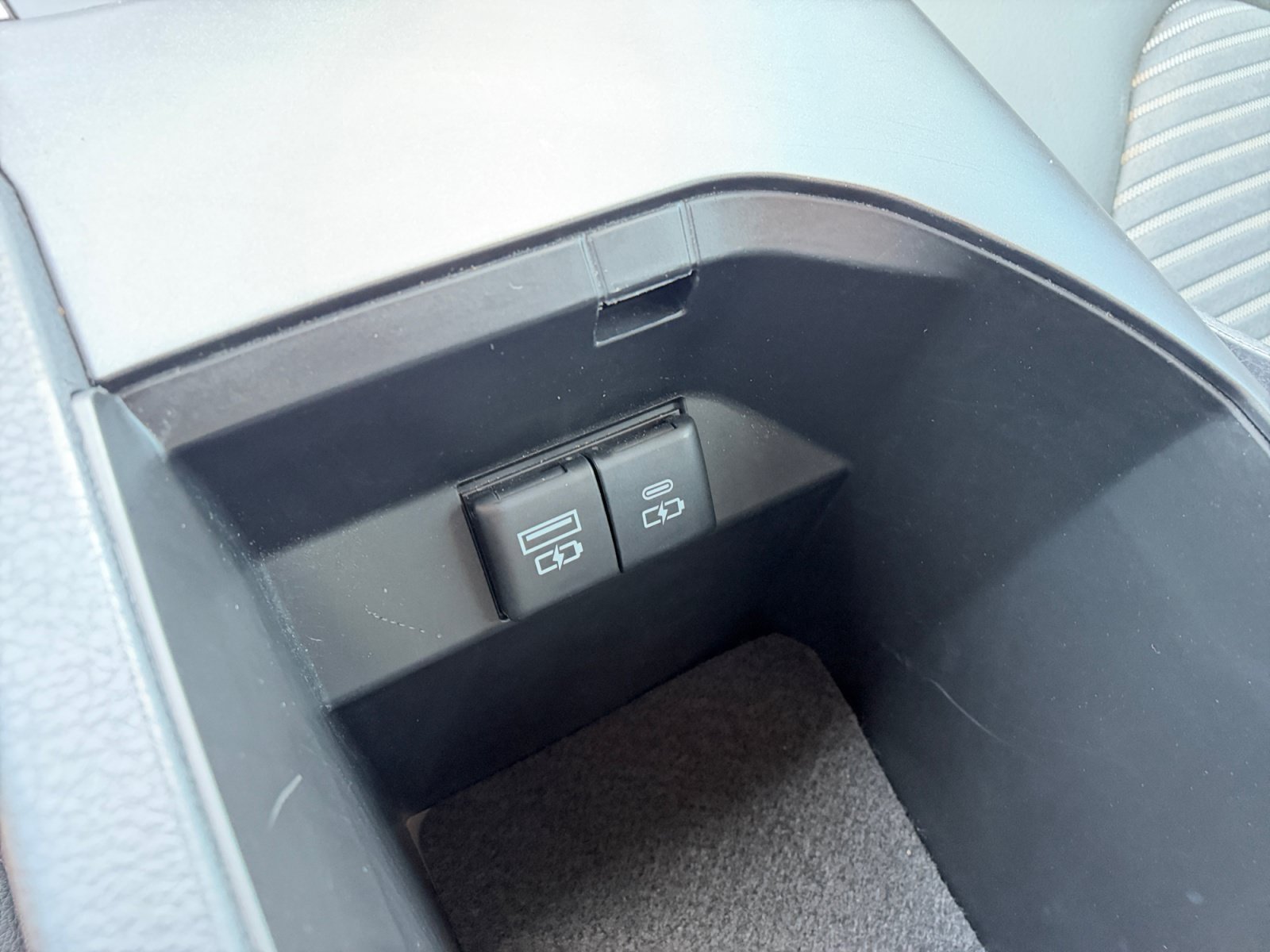 Used 2023 Toyota Camry SE w/ Convenience Package FWD image 23