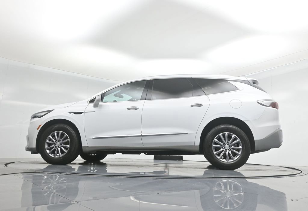 Used 2022 Buick Enclave Essence image 24