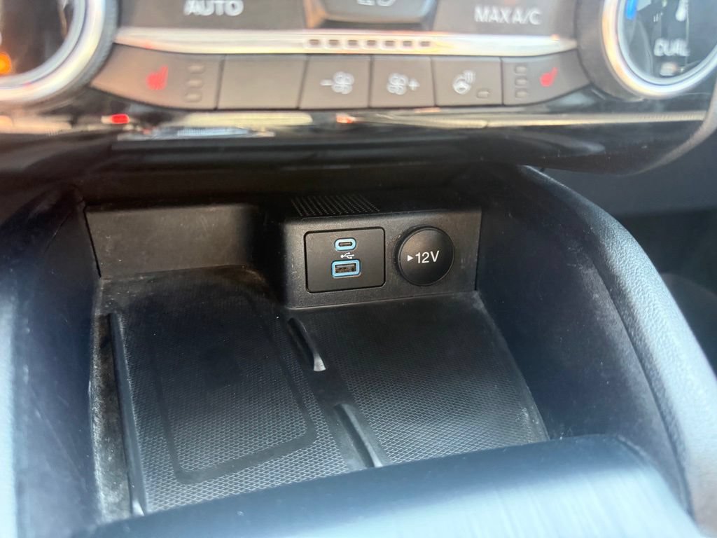 Certified 2022 Ford Escape SEL w/ Technology Package FWD image 31