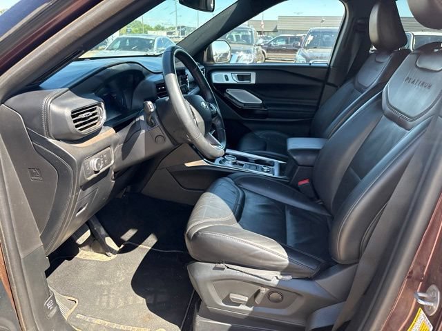 Certified 2022 Ford Explorer Platinum w/ Equipment Group 601A AWD/4WD image 2