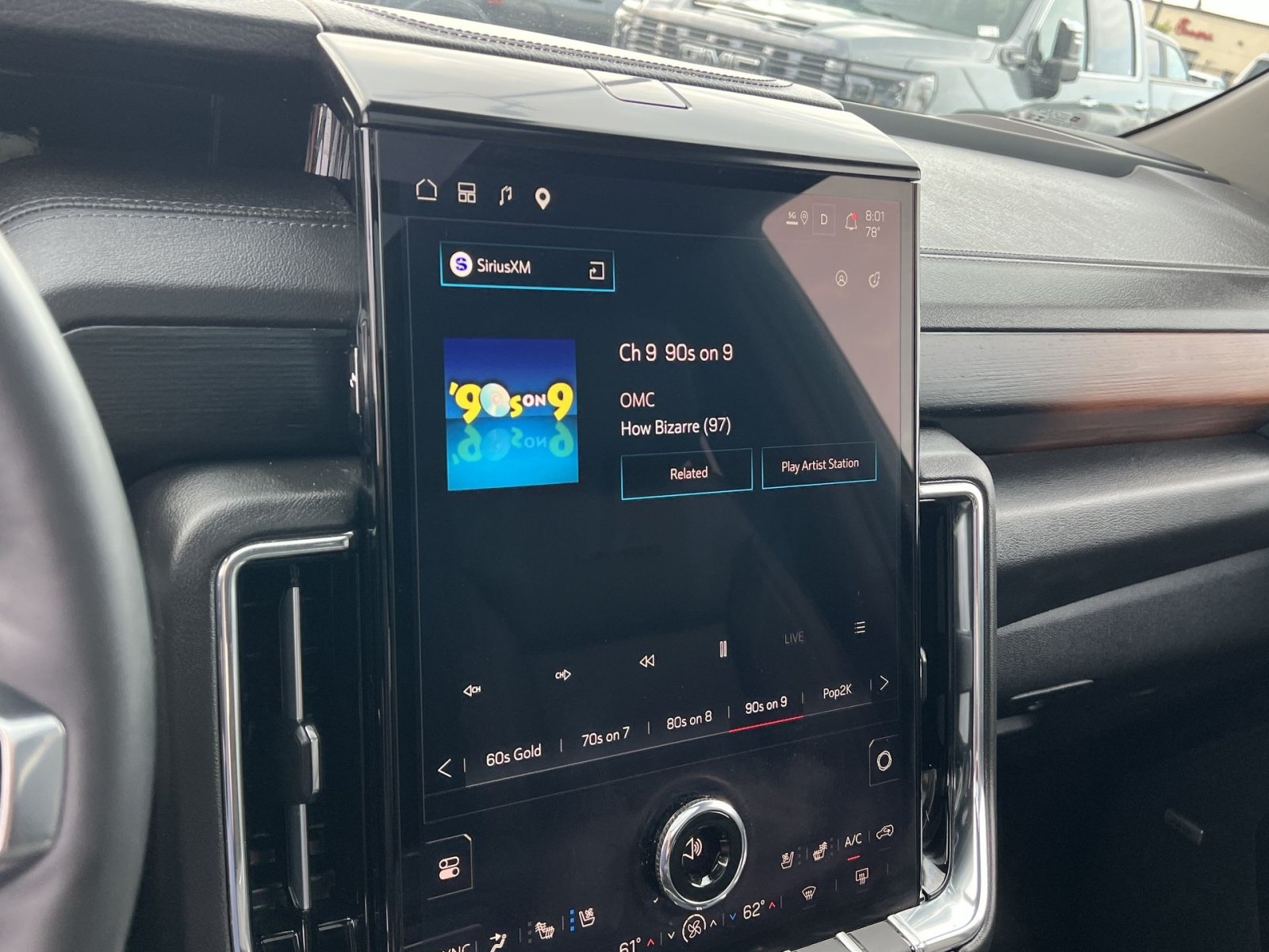 Used 2026 GMC Yukon Denali w/ Sun & Power Step Package AWD/4WD image 18