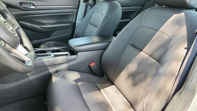 Used 2024 Nissan Altima 2.5 SV FWD image 11