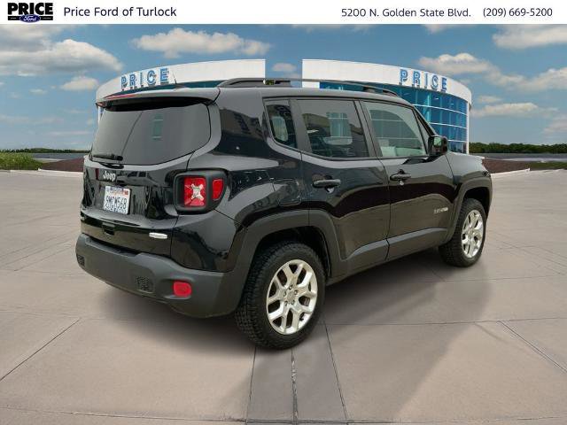 Used 2018 Jeep Renegade Latitude w/ Cold Weather Group AWD/4WD image 5