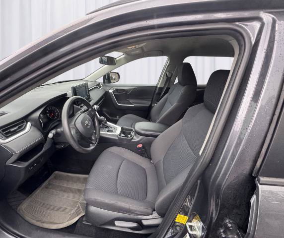 Used 2019 Toyota RAV4 LE AWD/4WD image 8