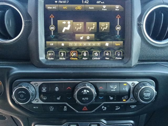 Used 2019 Jeep Wrangler Unlimited Sahara image 22