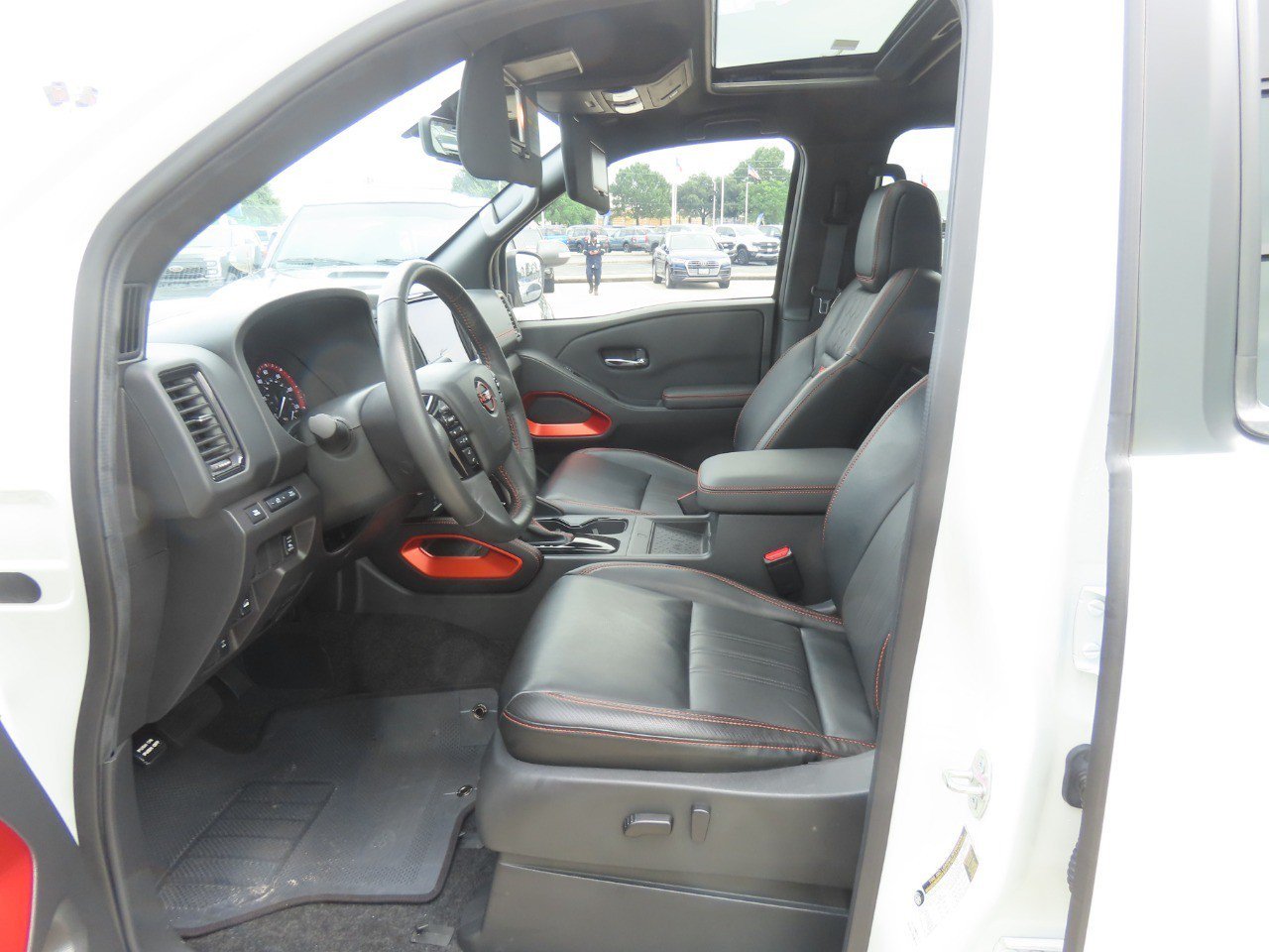 Used 2023 Nissan Frontier PRO-4X w/ Pro-4X Premium Package AWD/4WD image 24