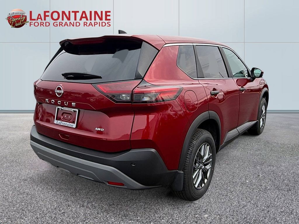Used 2023 Nissan Rogue S image 7