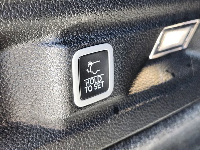 Used 2023 Jeep Grand Cherokee L Summit w/ Advanced Protech Group IV image 34