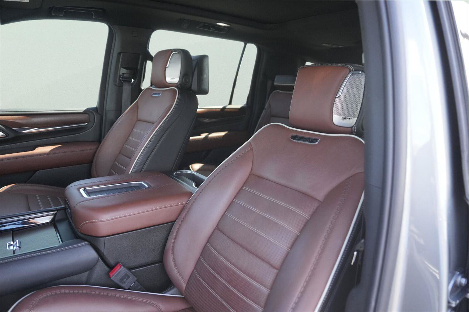 Used 2023 GMC Yukon XL Denali Ultimate w/ LPO, Floor Liner Package AWD/4WD image 10