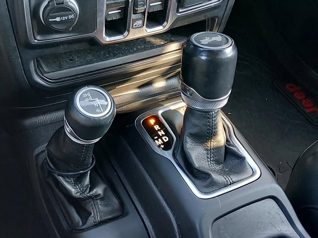 Used 2022 Jeep Wrangler Unlimited Sahara AWD/4WD image 22