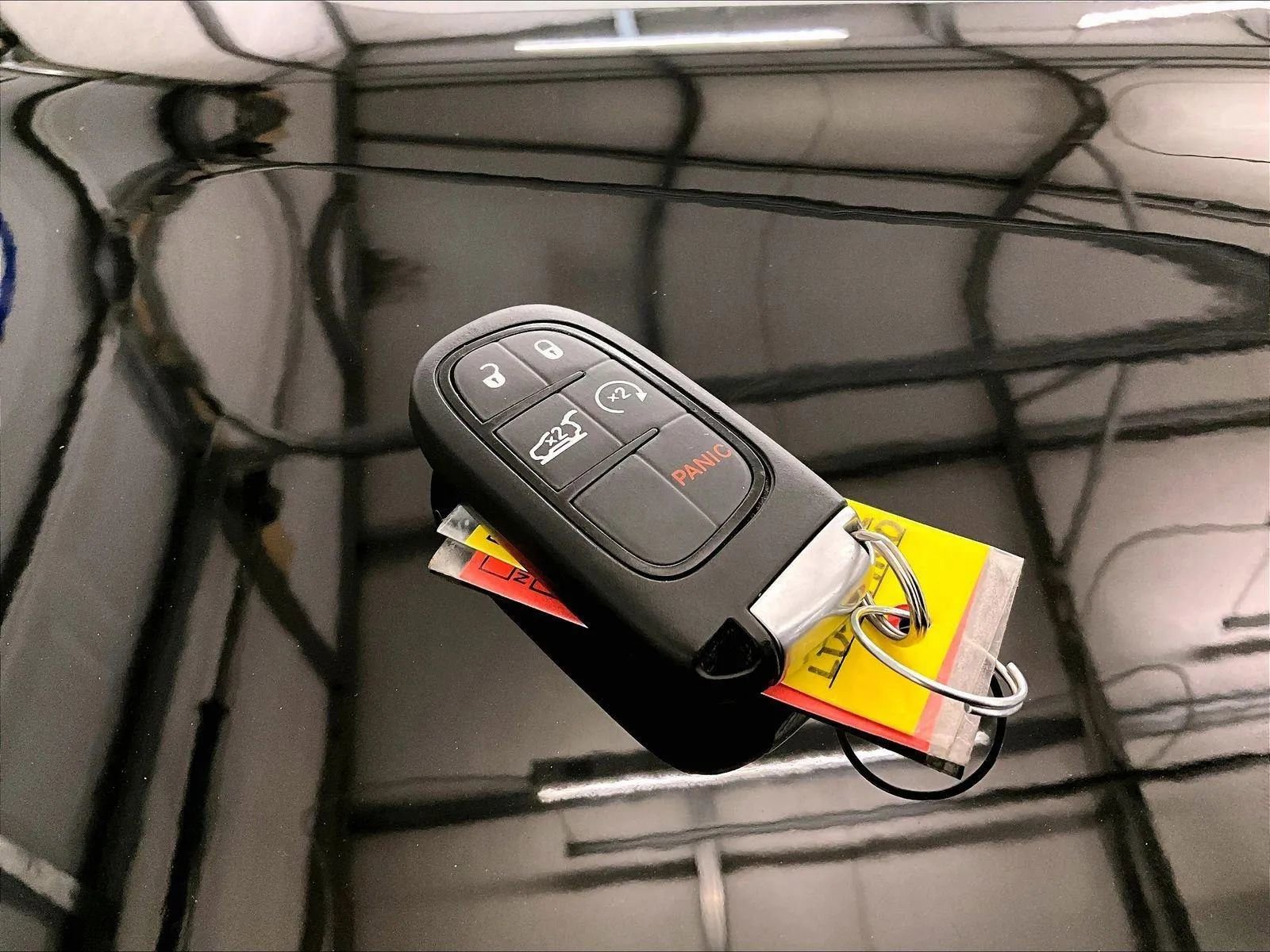 Used 2020 Jeep Cherokee Trailhawk AWD/4WD image 9