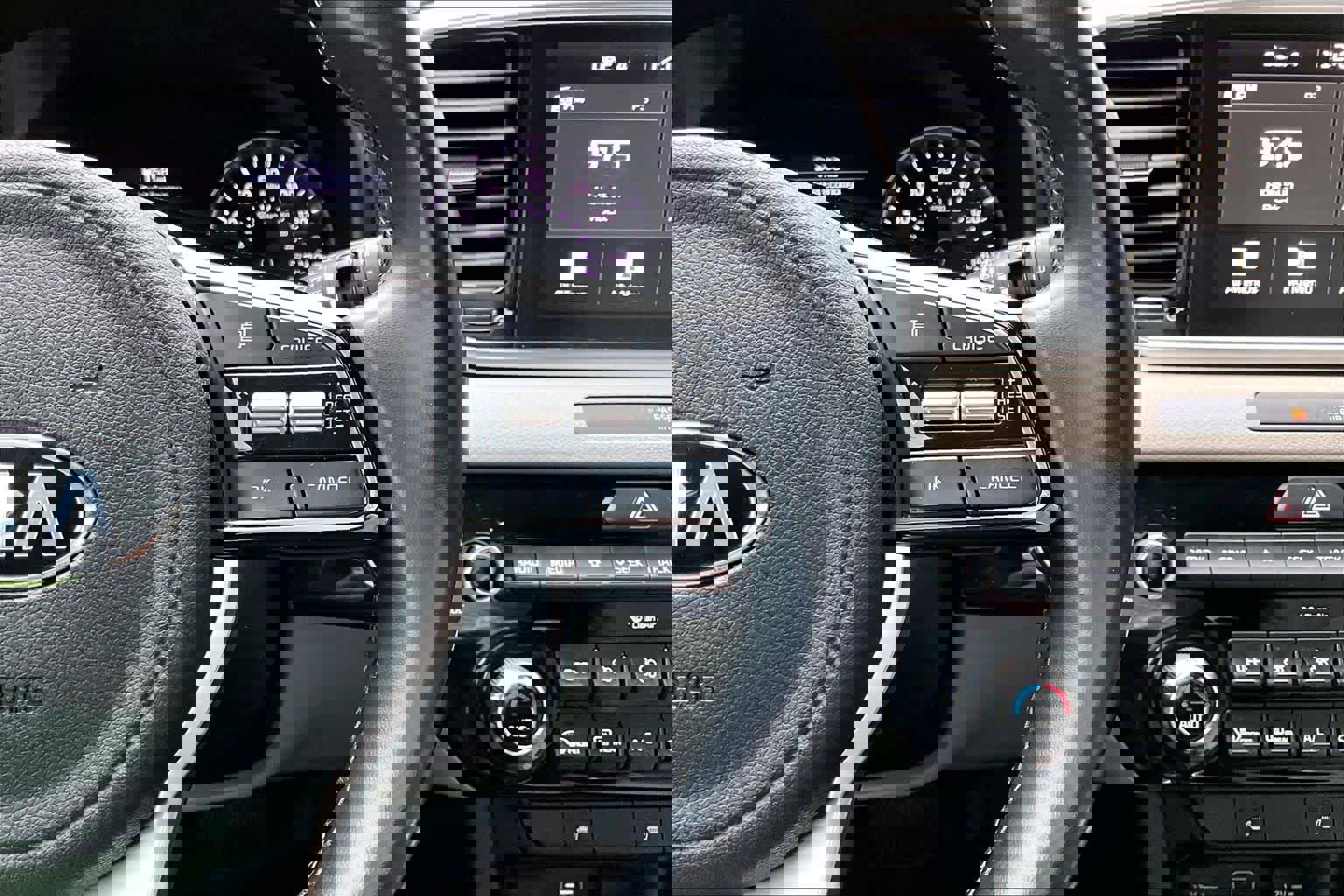 Used 2020 Kia Sportage EX image 48