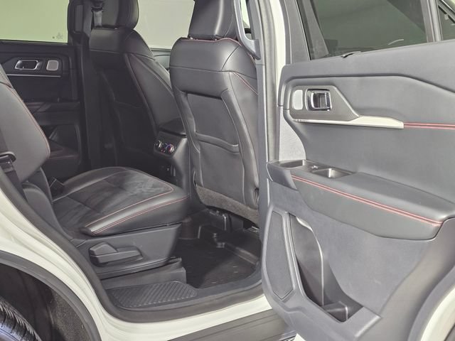 Certified 2025 Ford Explorer ST AWD/4WD image 13