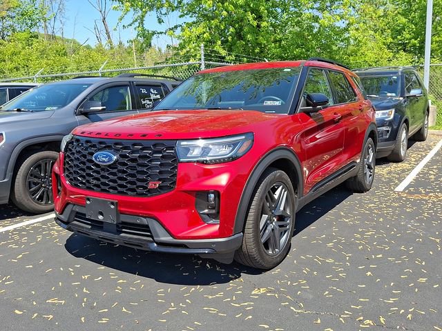 Certified 2025 Ford Explorer ST AWD/4WD image 3