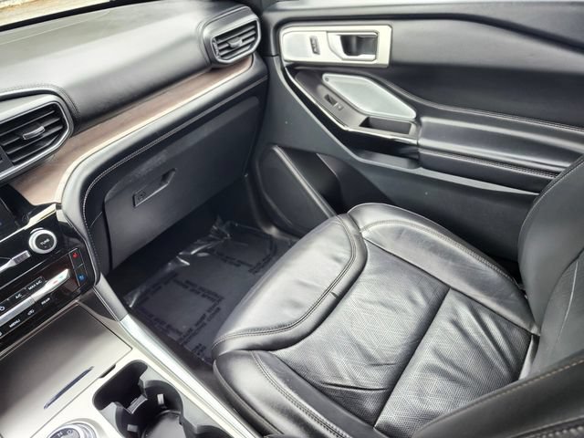 Certified 2023 Ford Explorer Platinum w/ Technology Package AWD/4WD image 15