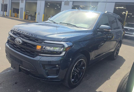 Certified 2023 Ford Expedition Limited AWD/4WD image 3