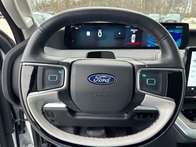 Certified 2025 Ford Expedition Platinum image 32