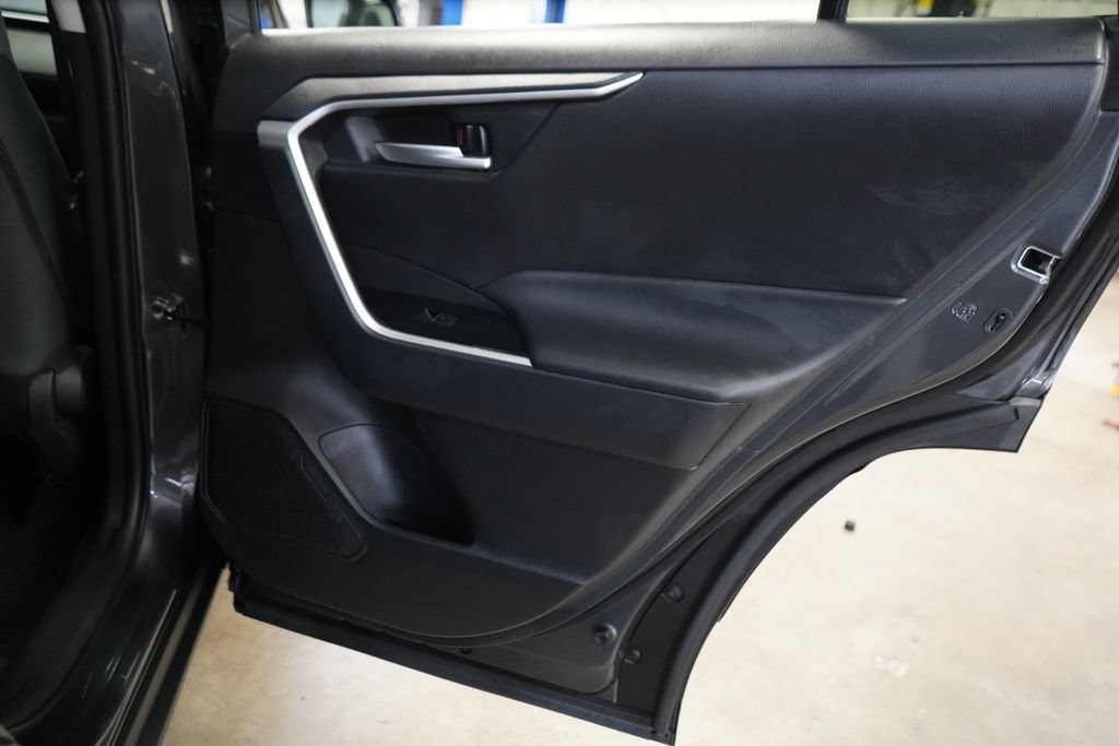 Used 2025 Toyota RAV4 XLE AWD/4WD image 22