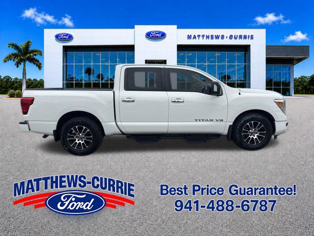 Used 2020 Nissan Titan SV w/ SV Convenience Package RWD image 3