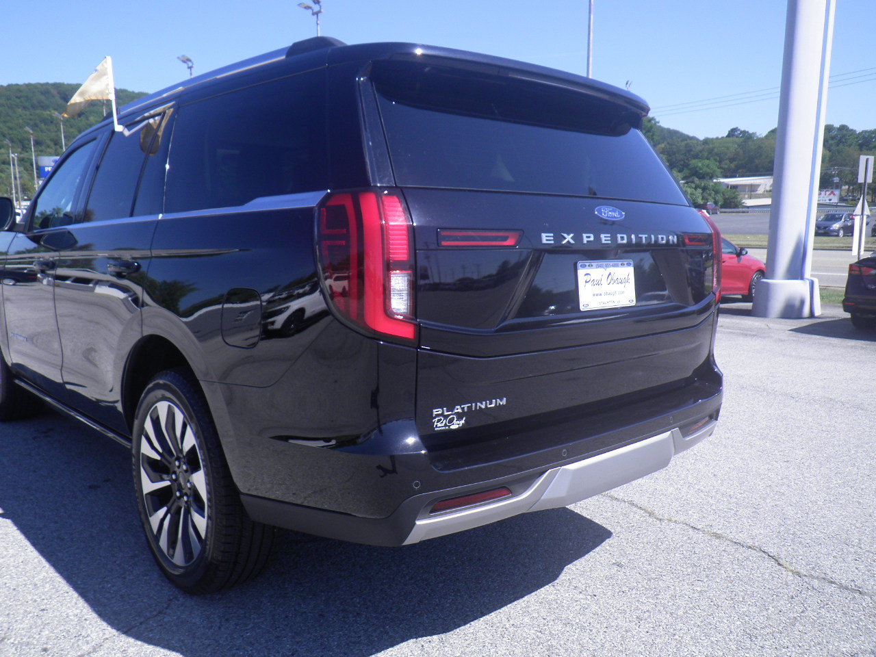 Certified 2026 Ford Expedition Platinum w/ Driver's Package AWD/4WD image 4
