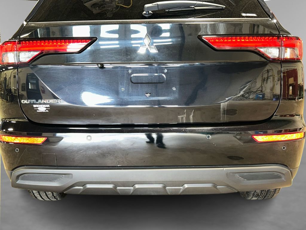 Used 2022 Mitsubishi Outlander ES AWD/4WD image 15