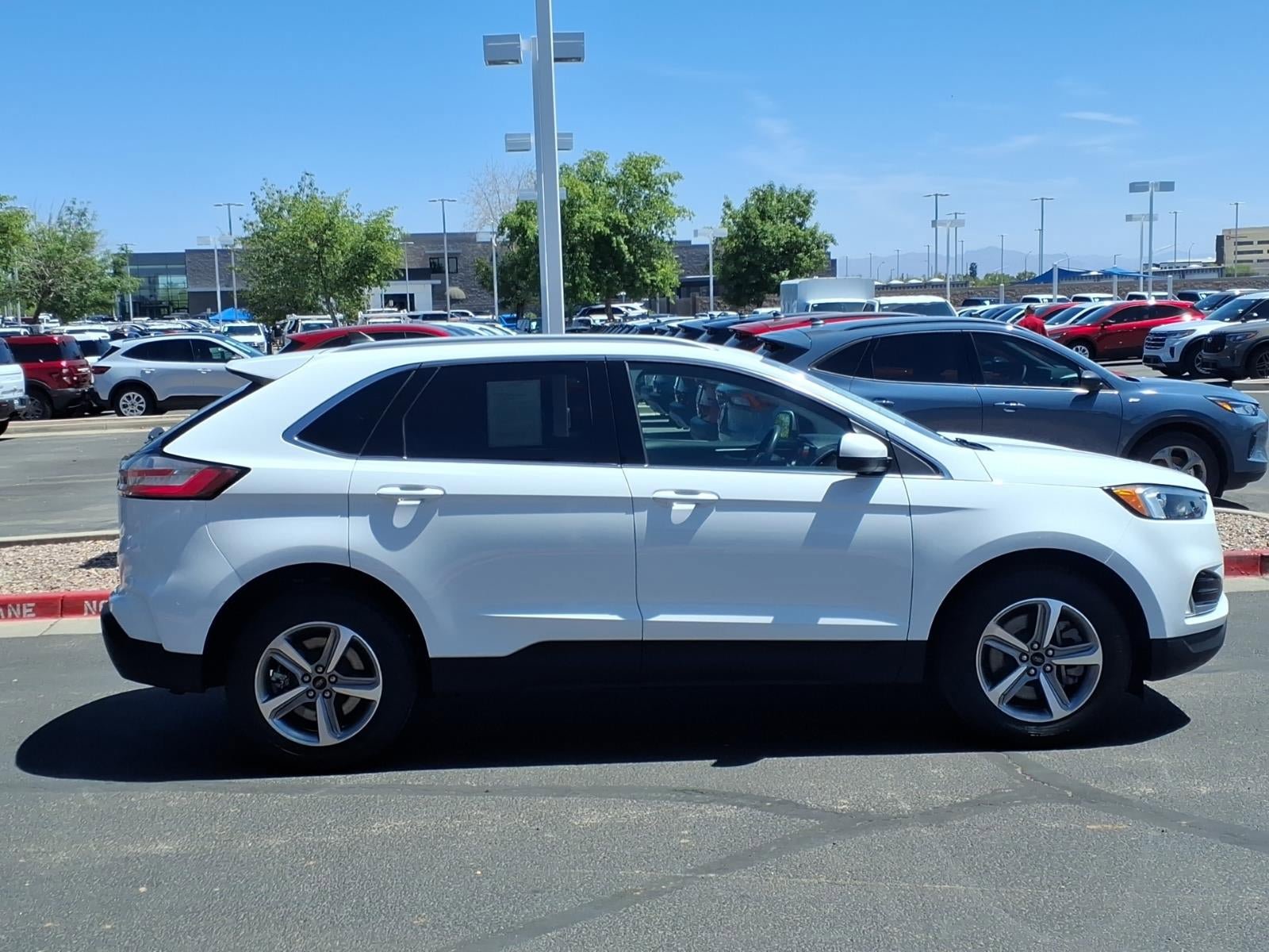 Certified 2023 Ford Edge SEL w/ Convenience Package AWD/4WD image 3