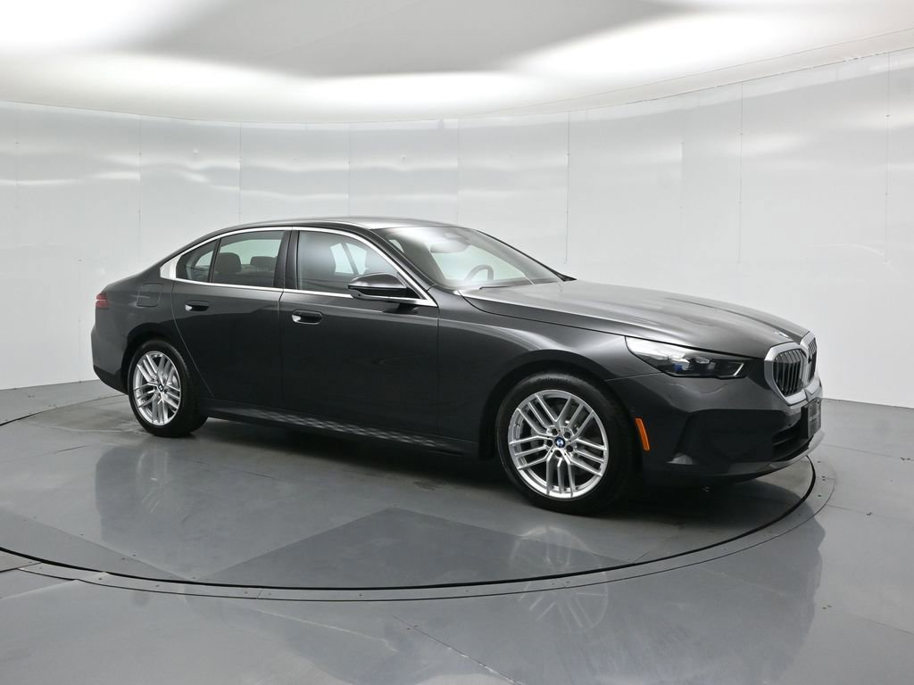Used 2025 BMW 530i image 3
