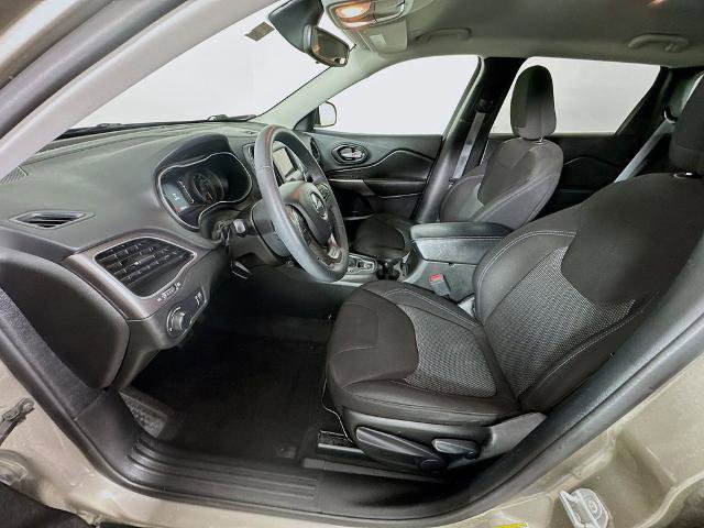 Used 2021 Jeep Cherokee Sport w/ Popular Appearance Group AWD/4WD image 11