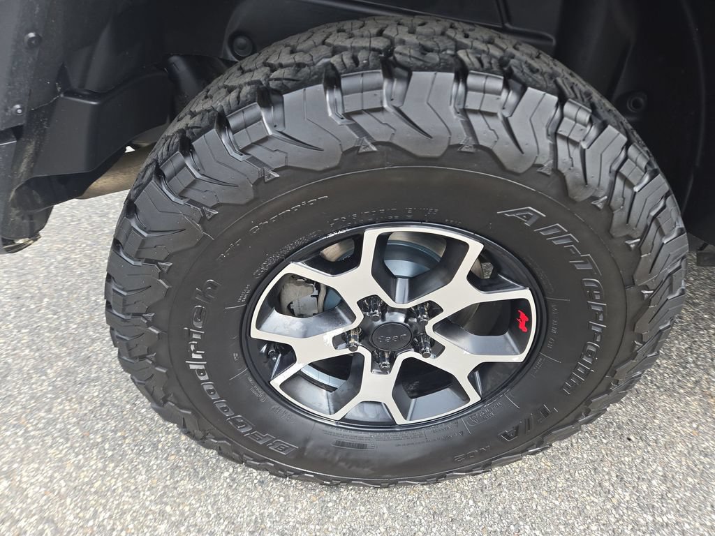 Used 2021 Jeep Wrangler Unlimited Rubicon AWD/4WD image 2