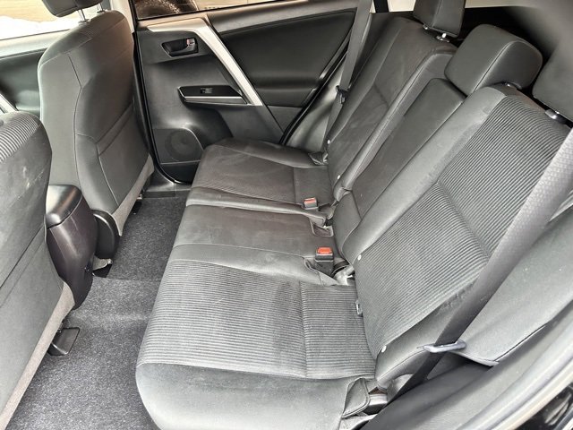 Used 2018 Toyota RAV4 LE image 7
