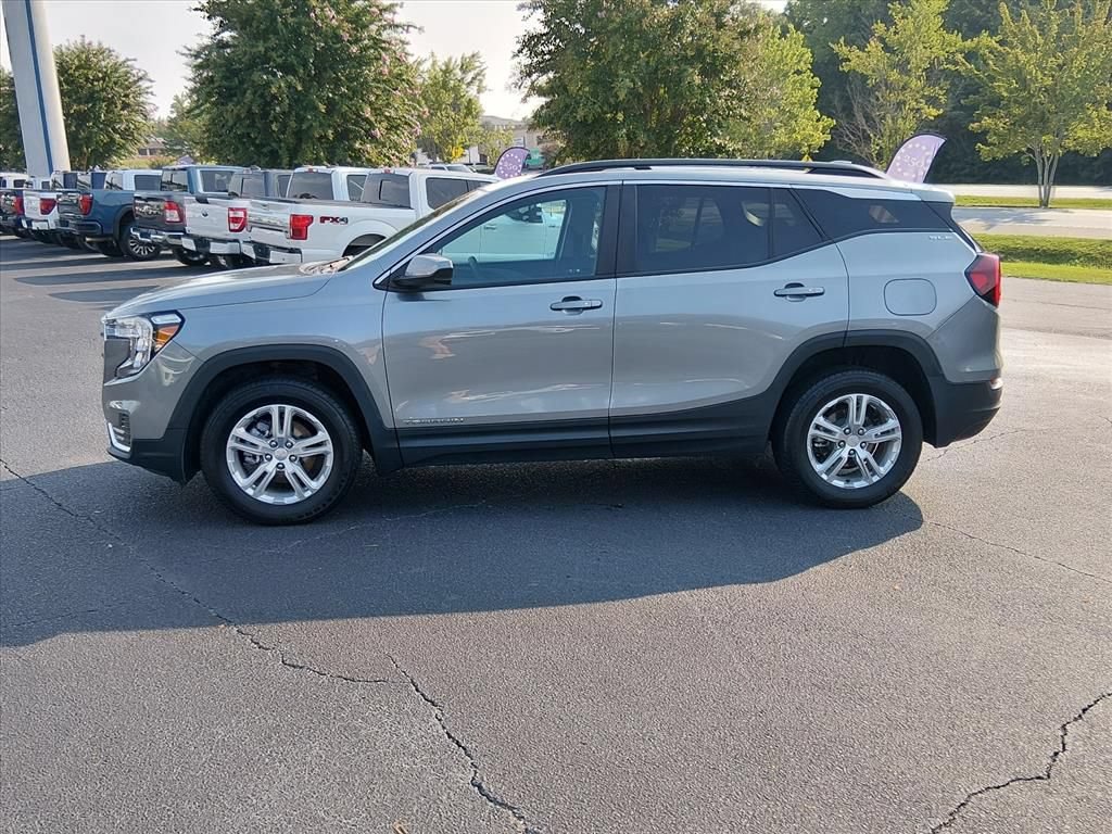 Used 2023 GMC Terrain SLE w/ Driver Convenience Package AWD/4WD image 7