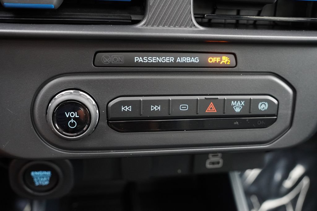 Certified 2025 Ford Maverick Lobo AWD/4WD image 28