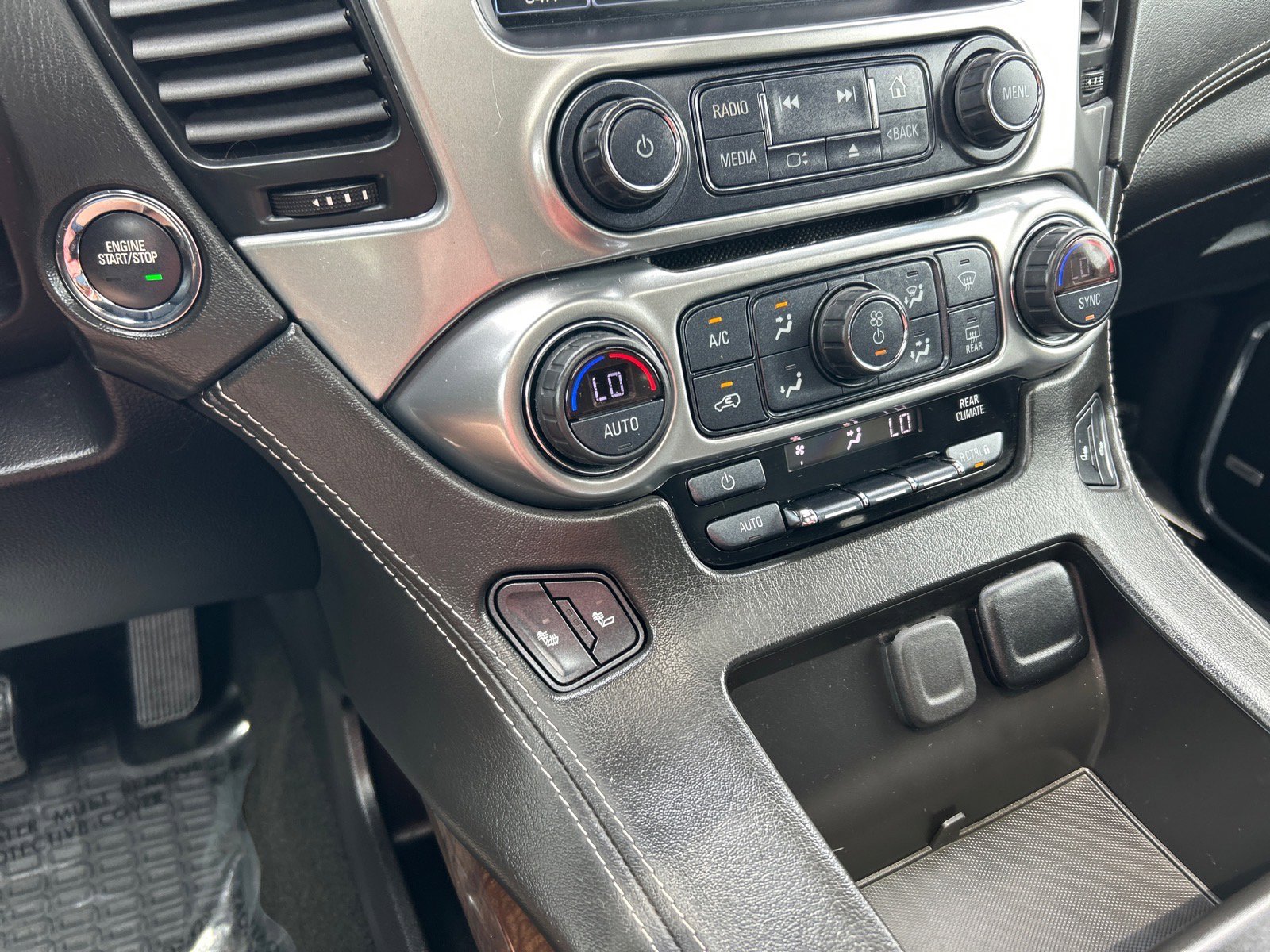 Used 2018 Chevrolet Tahoe LT AWD/4WD image 35