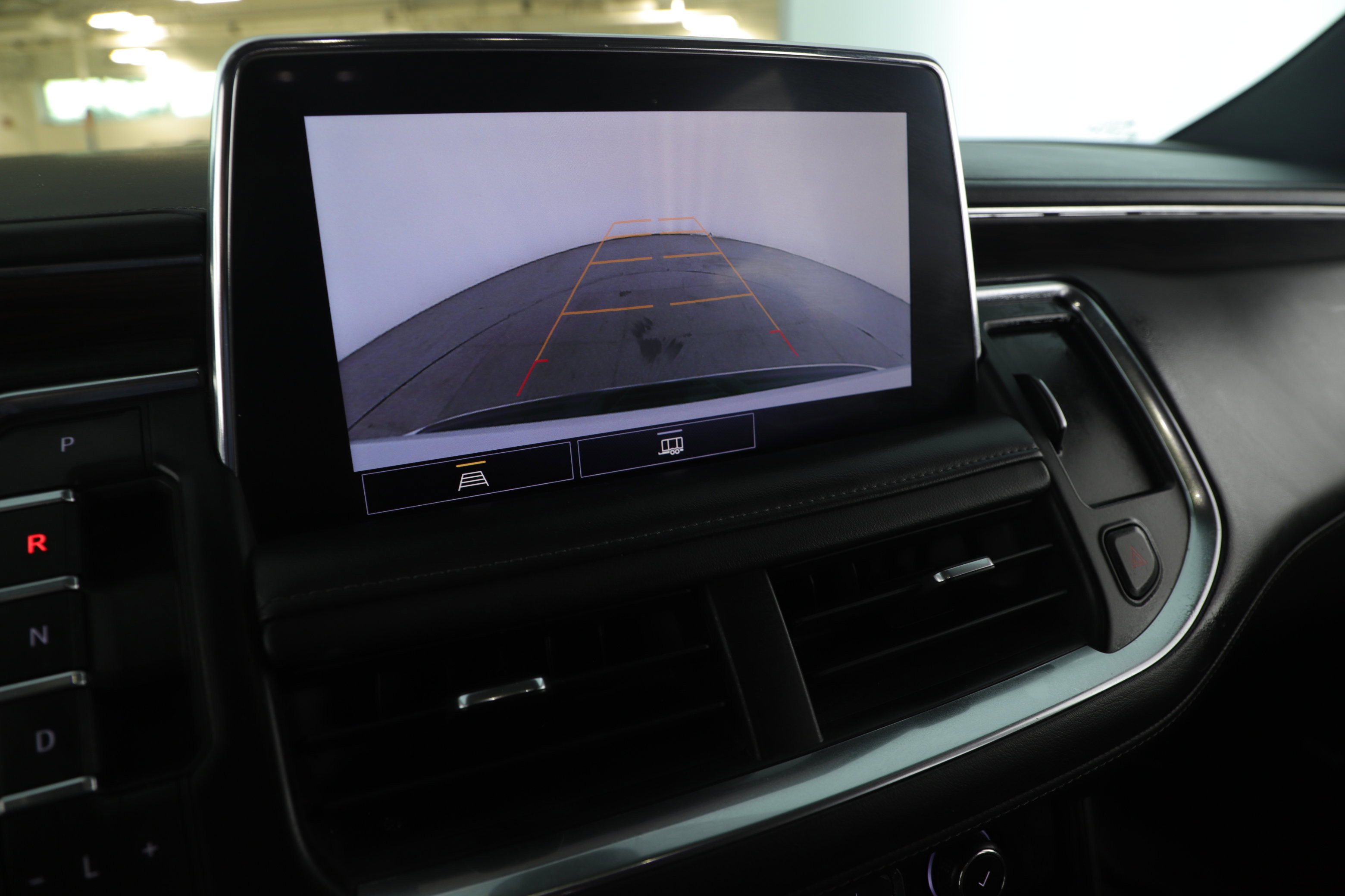 Used 2021 Chevrolet Suburban LT image 15