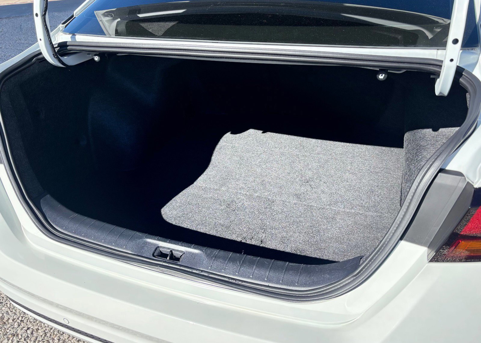 Used 2025 Nissan Altima 2.5 S image 10