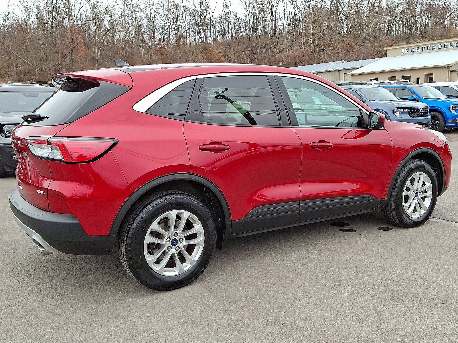 Certified 2020 Ford Escape SE image 11