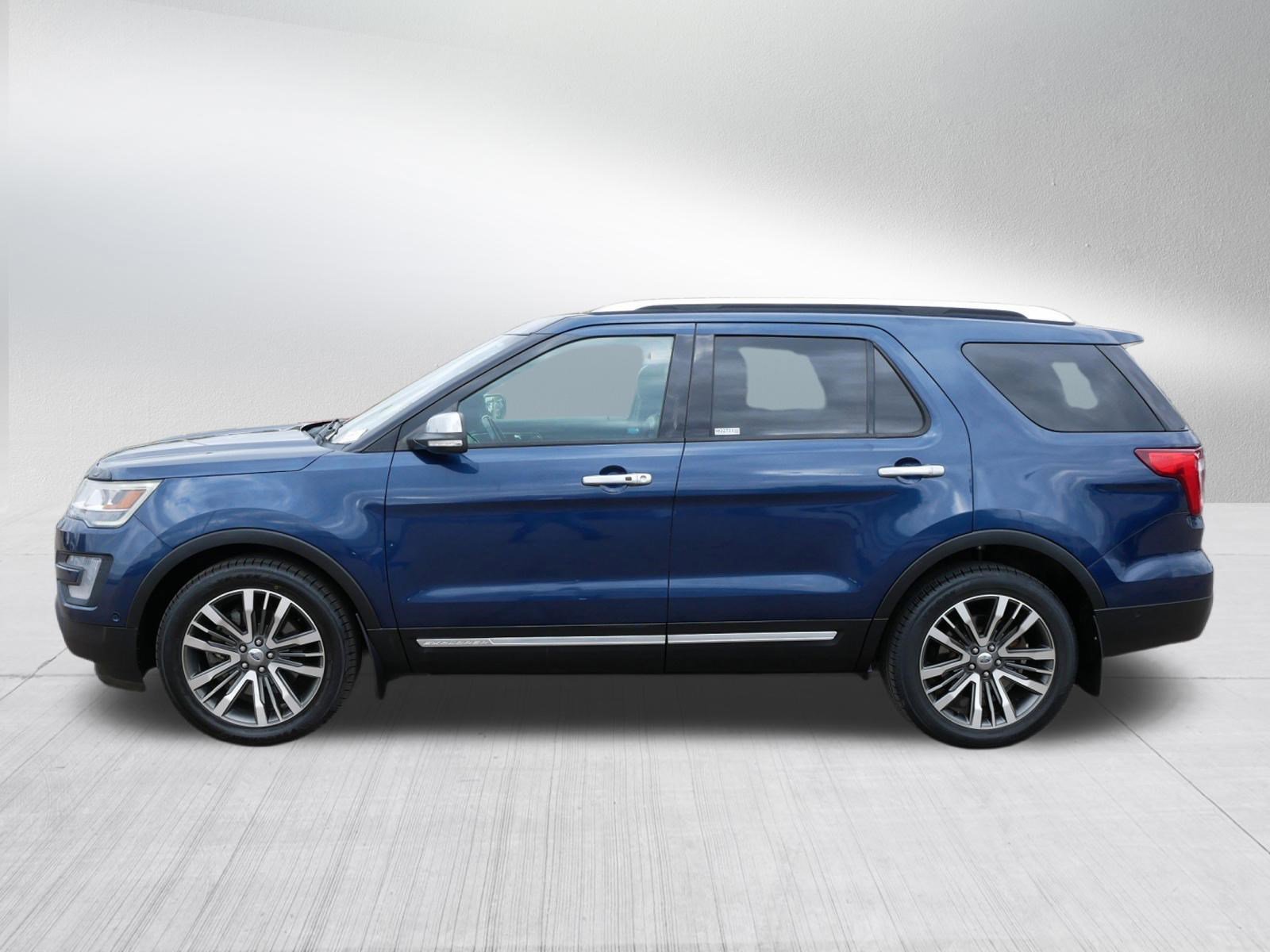 Certified 2017 Ford Explorer Platinum AWD/4WD image 4
