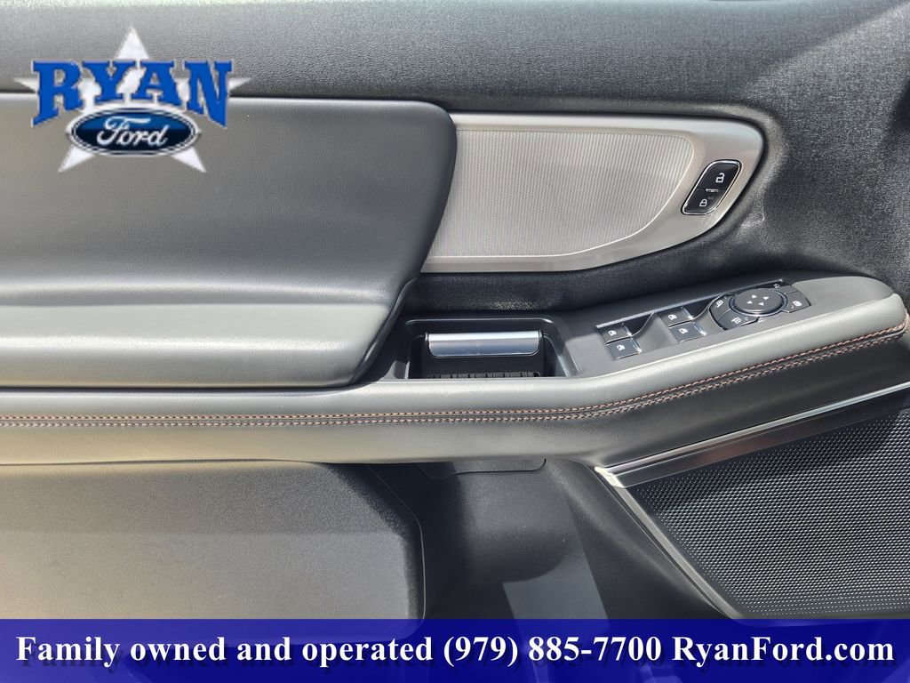 Certified 2025 Ford Expedition Active AWD/4WD image 16
