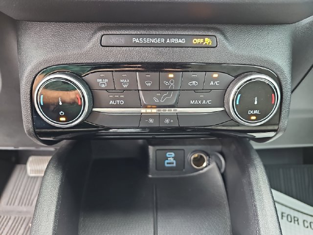 Certified 2022 Ford Escape SE w/ SE Sport Appearance Package FWD image 29