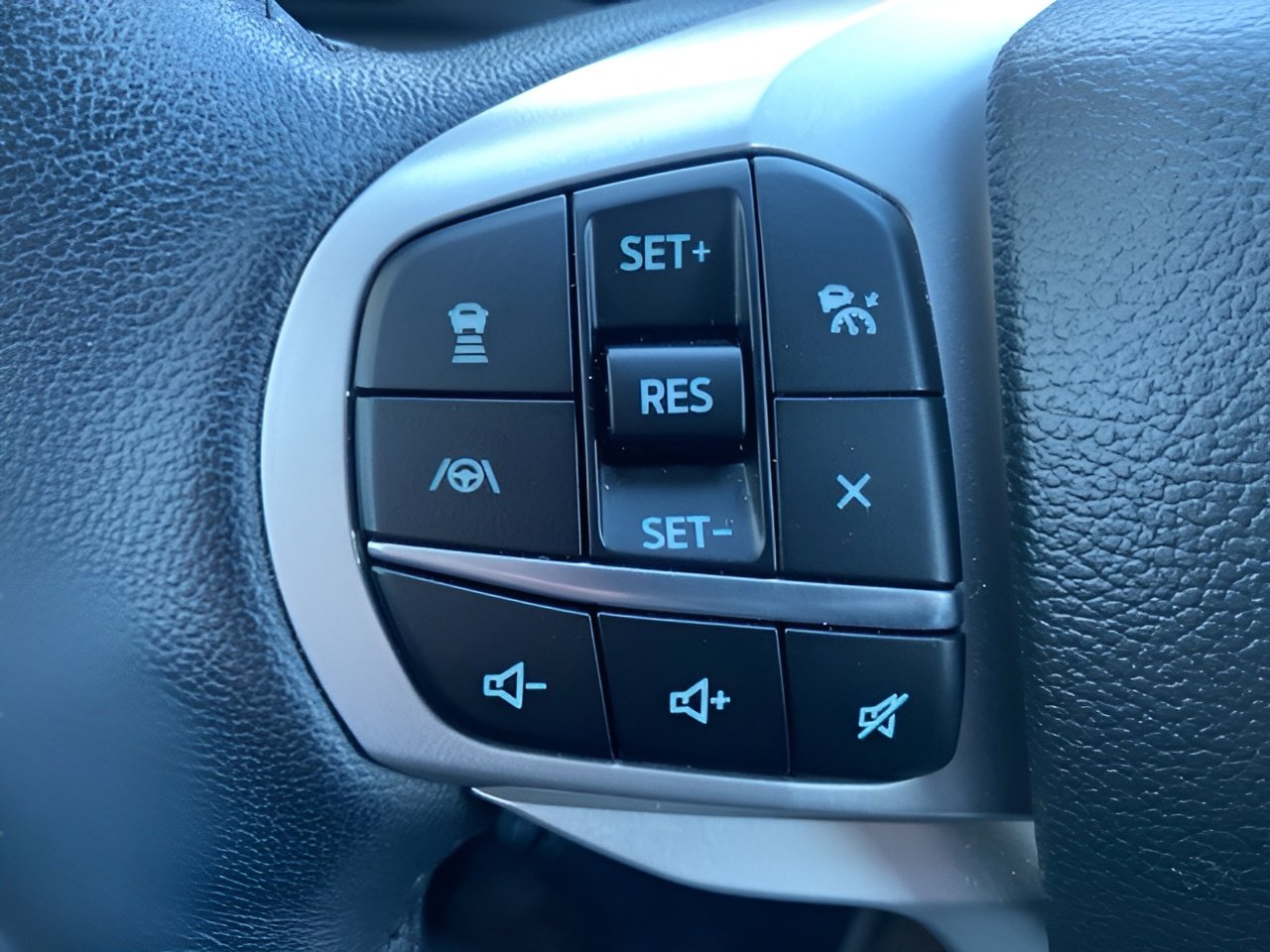 Certified 2023 Ford Explorer XLT w/ Equipment Group 202A image 17