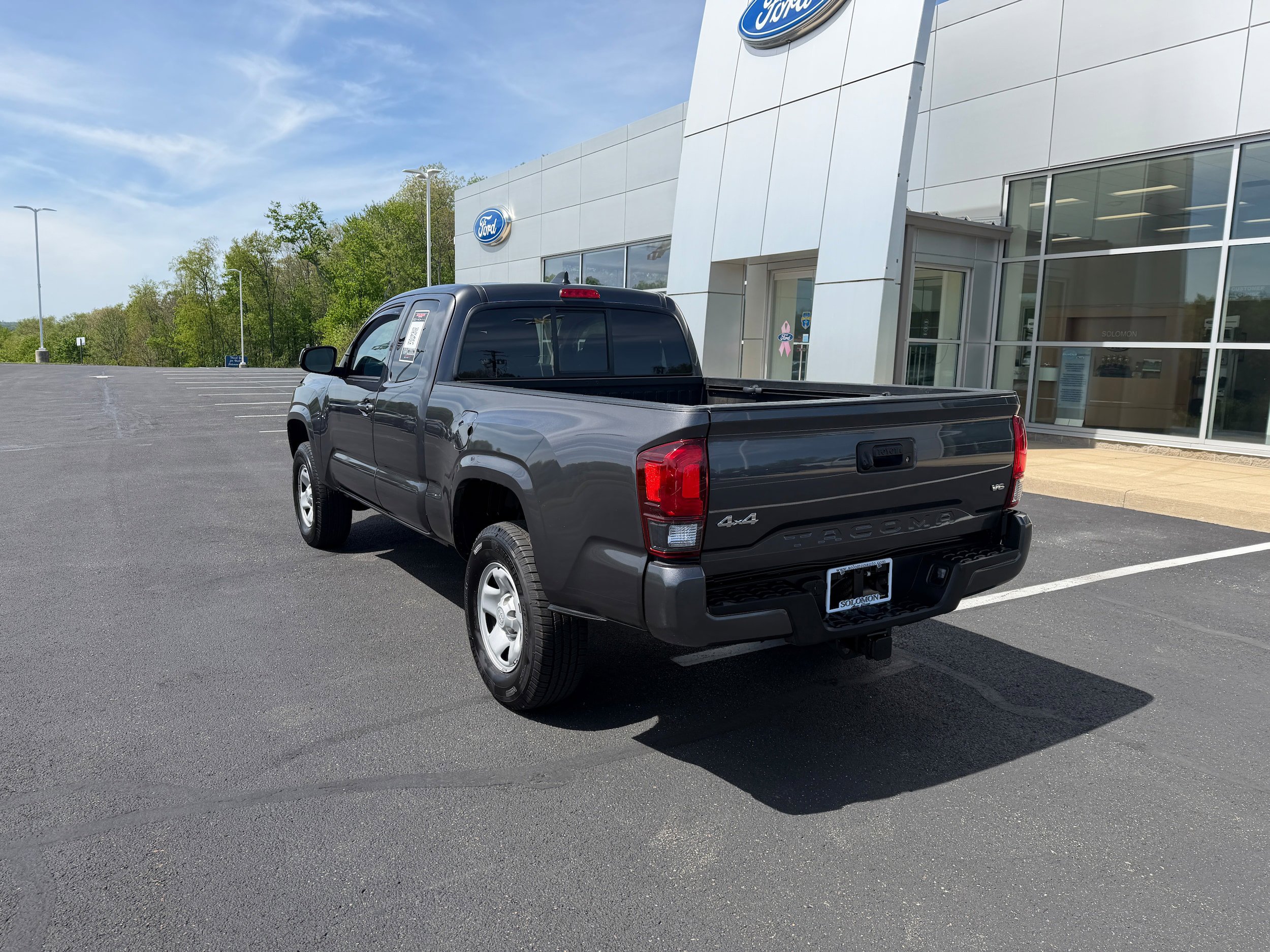 Used 2023 Toyota Tacoma SR AWD/4WD image 8
