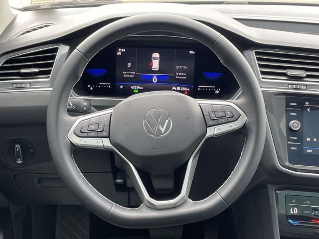 Used 2023 Volkswagen Tiguan SE FWD image 13